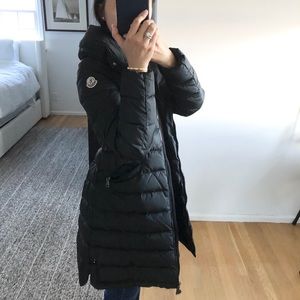Moncler puffer coat 🖤🤍 size XS/0